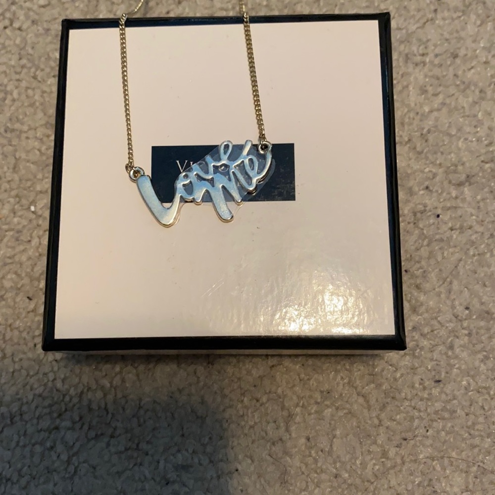 Love me neckless